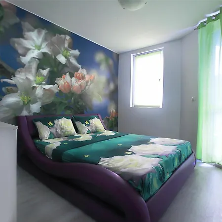 Luxury Romantic In Private With Parking And Pool アパート バルチク