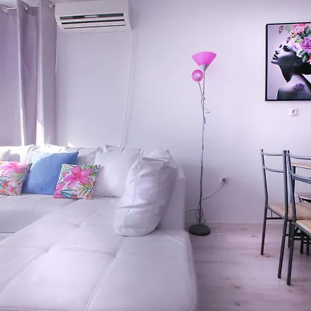 Luxury Romantic In Private With Parking And Pool