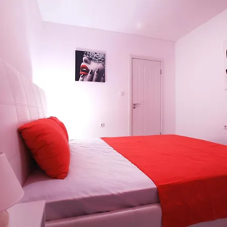 Luxury Romantic In Private With Parking And Pool *