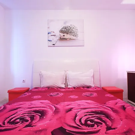 Luxury Romantic In Private With Parking And Pool