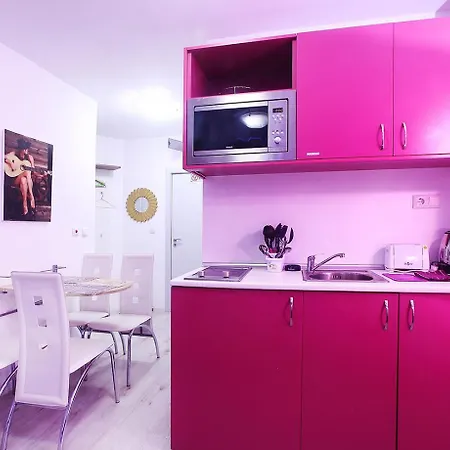 Luxury Romantic In Private With Parking And Pool