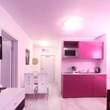 Luxury Romantic In Private With Parking And Pool *