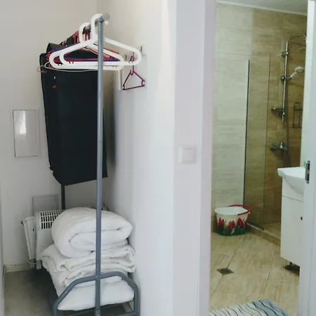 Luxury Romantic In Private With Parking And Pool