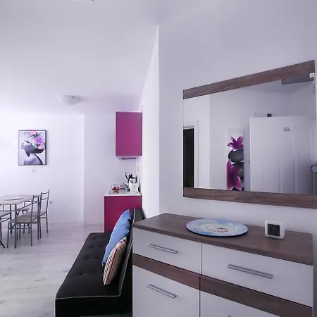 Luxury Romantic In Private With Parking And Pool Διαμέρισμα *