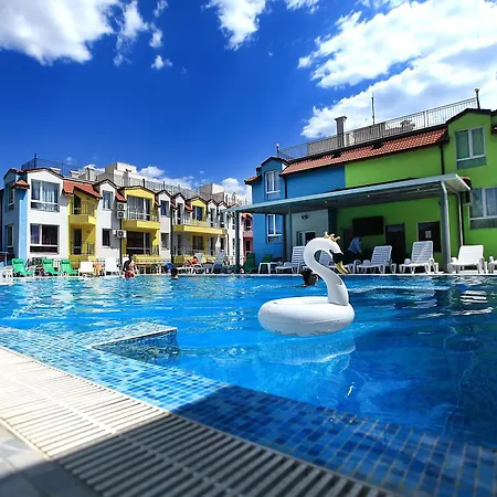 Luxury Romantic In Private With Parking And Pool