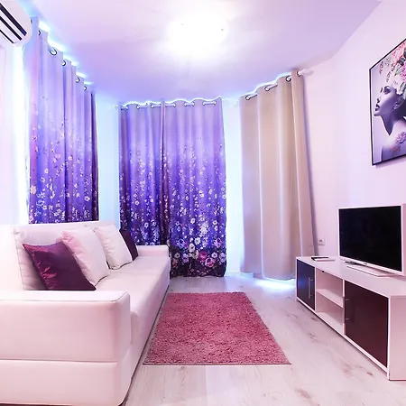 Luxury Romantic In Private With Parking And Pool * Μπαλτσίκ