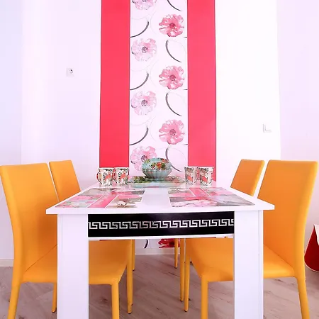 Διαμέρισμα Luxury Romantic In Private With Parking And Pool Μπαλτσίκ